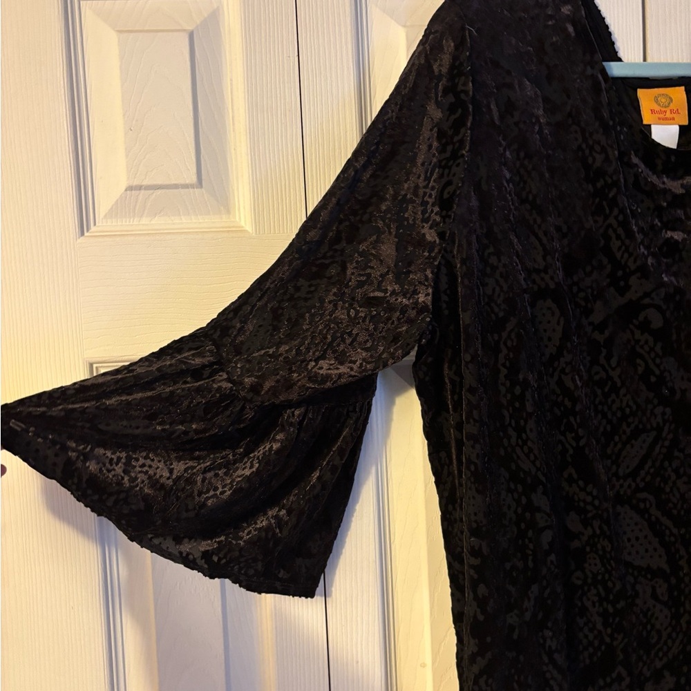 Ruby Rd. Black Textured V-Neck Top - Picture 3 of 5